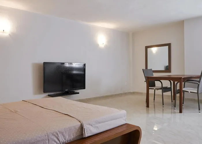 Village Apartment *